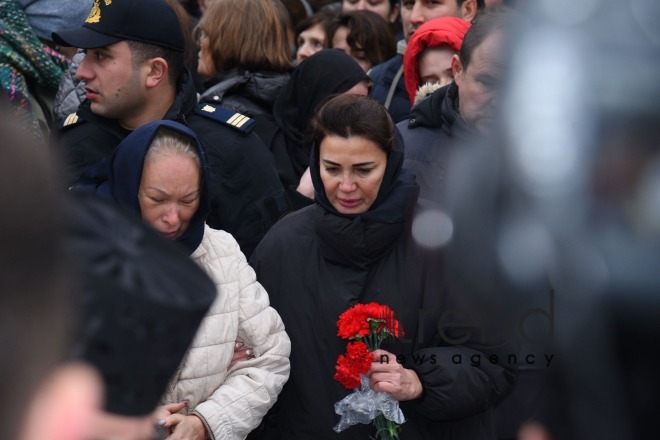 В Баку состоялась церемония прощания с членами экипажа, погибшими при крушении самолета AZAL Азербайджан Баку 29 декабря 2024
